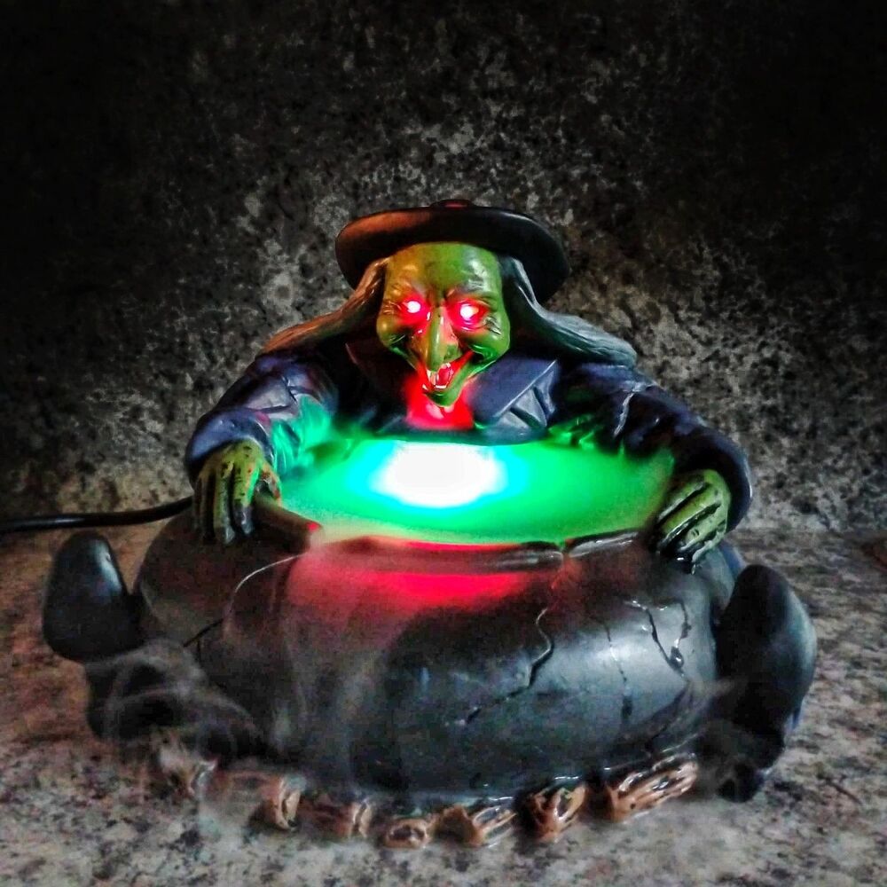 Vintage Halloween Glowing Spooky Witch Cauldron Eerie Fog Machine Lighted w/ Box